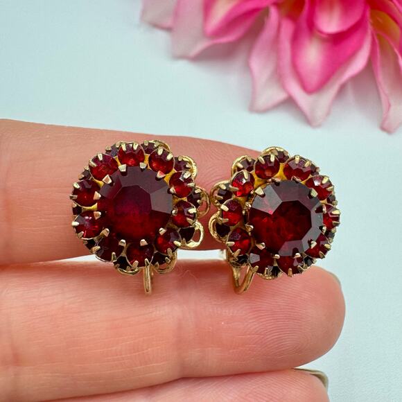 Vintage Sarah Coventry Red Rhinestone Clip On Earrings Romantic Filigree 3D - Picture 3 of 14